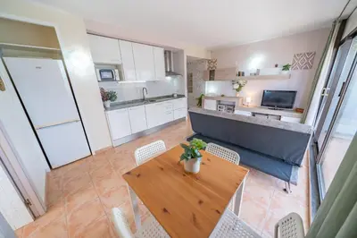 Una cocina o zona de cocina en HomeHolidaysRentals Barcelona-Costa Barcelona