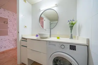 Un baño de HomeHolidaysRentals Barcelona-Costa Barcelona