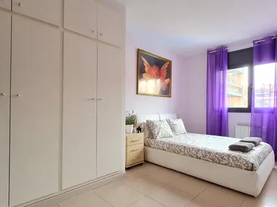 Cama o camas de una habitación en Fantastic 3 bedroom apartment, 300m to the sea