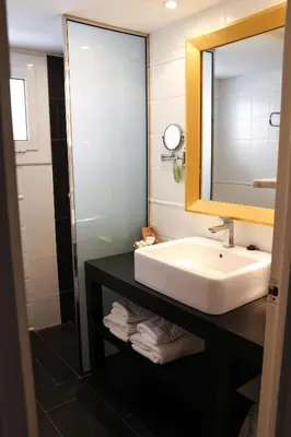 Un baño de Hotel Vostra Llar