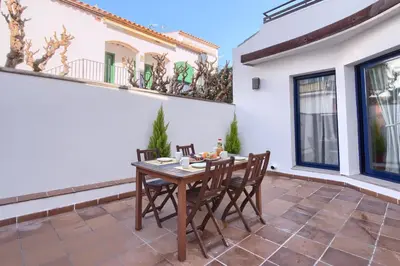 Un balcón o terraza de Apartamentos Llafranc Mar