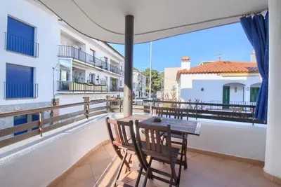 Un balcón o terraza de Apartamentos Llafranc Mar