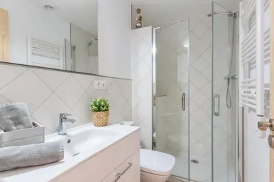 Un baño de Lets Holidays FISHERMAN HOUSE IN OLD TOWN of TOSSA DE MAR