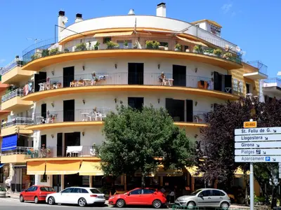 Edificio en el que se encuentra el apartahotel