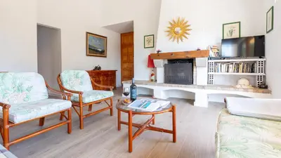 Una cocina o zona de cocina en Neulos