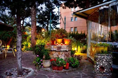Jardín al aire libre en Hostal Magnolia
