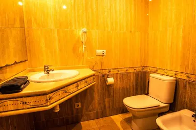 Un baño de Apartaments Yaco