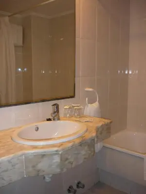 Un baño de Hotel Haromar