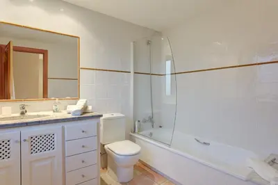 Un baño de Roure