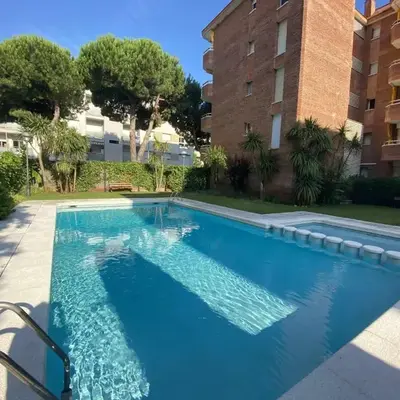 Las Antillas Piscina y Terraza Playa Fenals 4pax