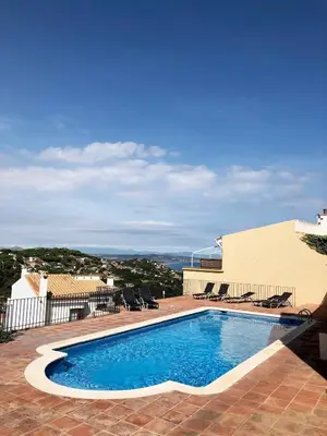 Piscina en o cerca de Begur Sunset 2 bedroom loft close to the center of Begur. With terrace and gorgeous sea views H42