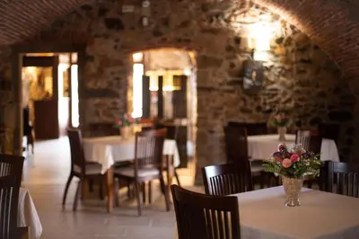 Un restaurante o sitio para comer en Hotel Mas 1670 - Adults Only