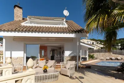 Piscina en o cerca de YUTA by Danlux Invest
