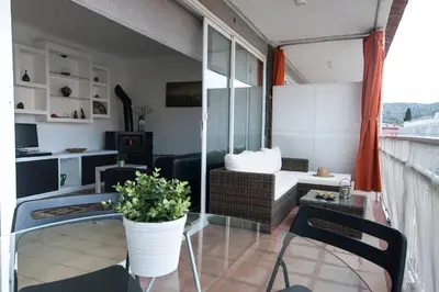 Una cocina o zona de cocina en Lets Holidays APARTMENT with TERRACE NEAR BEACH