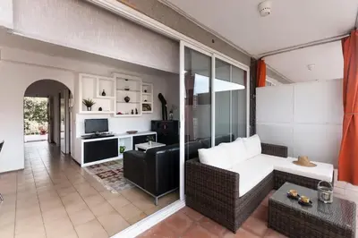 Una cocina o zona de cocina en Lets Holidays APARTMENT with TERRACE NEAR BEACH