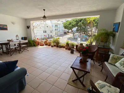 Zona de estar de La mejor terraza de Tamariu