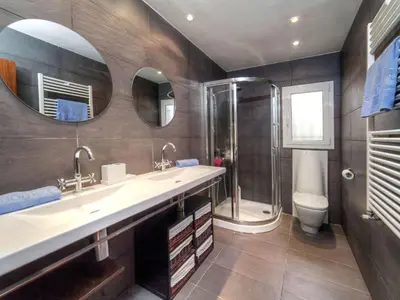 Un baño de Holiday Home Origami by Interhome