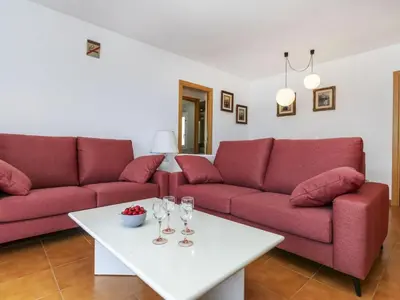 Zona de estar de Apartment Punta Garbí by Interhome