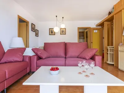 Zona de estar de Apartment Punta Garbí by Interhome