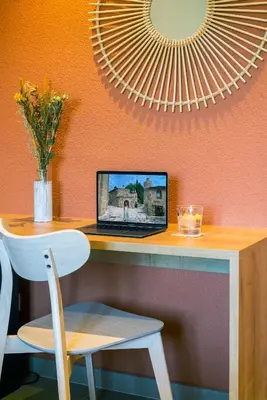 Una televisión o centro de entretenimiento en Hostal Barris
