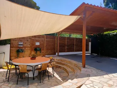 Un patio o zona al aire libre en villa aranda