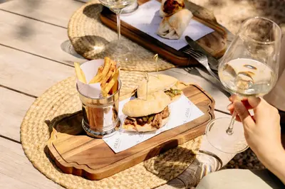 Bebidas en Mas de Torrent Hotel & Spa, Relais & Châteaux