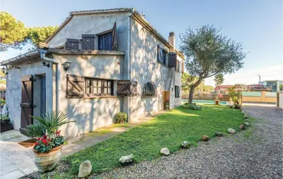 Jardín al aire libre en Lovely Home In Vidreres With Wifi
