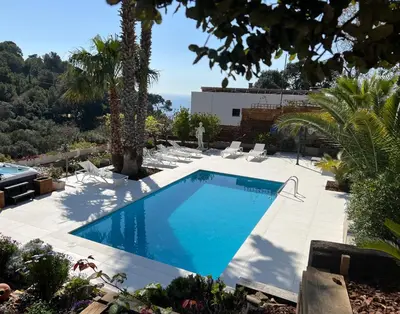Piscina en o cerca de Casa KARIAN