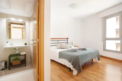 Cama o camas de una habitación en Lets Holidays AMAZING FRONT SEA VIEWS APARTMENT