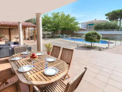 Piscina en o cerca de Holiday Home Dorian by Interhome