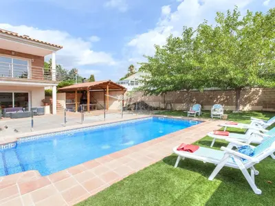 Piscina en o cerca de Holiday Home Dorian by Interhome