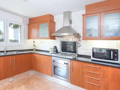 Una cocina o zona de cocina en Holiday Home Dorian by Interhome