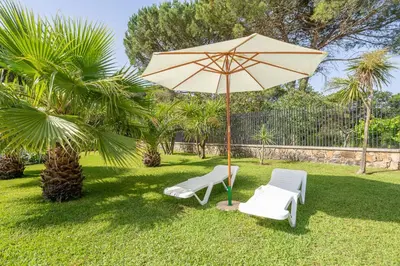 Jardín al aire libre en Apartamentos Costamar