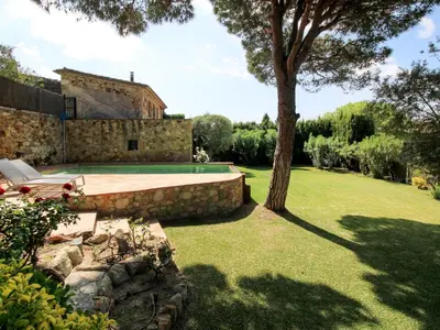 Jardín al aire libre en Holiday Home Pals Antic - PAL274