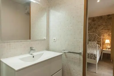 Un baño de Lets Holidays NICE LOFT IN THE CENTER OF TOSSA