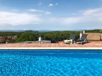Piscina en o cerca de 2 bedroom apartment close to the center of Begur. Terrace and panoramic sea views Ref:H41