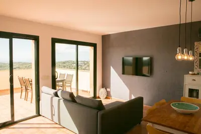 Zona de estar de 2 bedroom apartment close to the center of Begur. Terrace and panoramic sea views Ref:H41