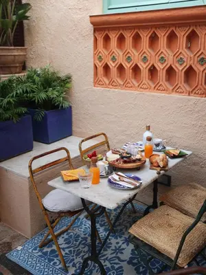 Comida en o cerca de este hotel