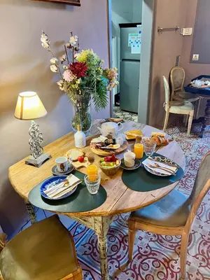 Comida en o cerca de este hotel