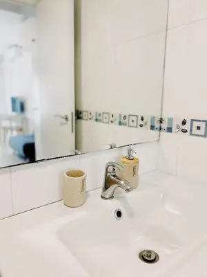 Un baño de Tropical Apartaments Euroviajeros