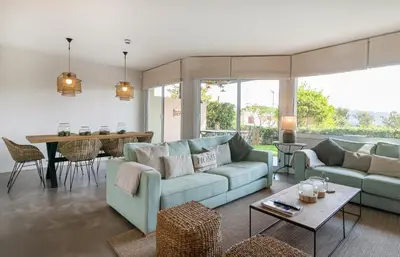 Zona de estar de Bell Mar - Despierta con la brisa marina en este apartamento de la Costa Brava
