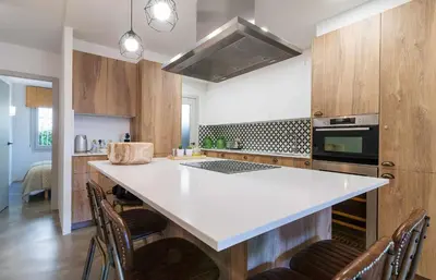 Una cocina o zona de cocina en Bell Mar - Despierta con la brisa marina en este apartamento de la Costa Brava