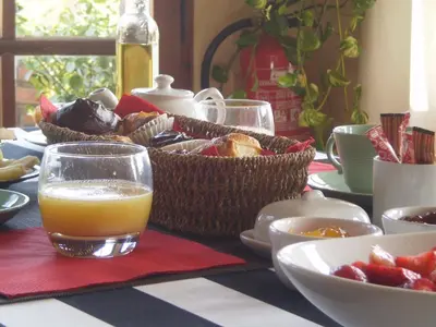 Comida en o cerca of this country house