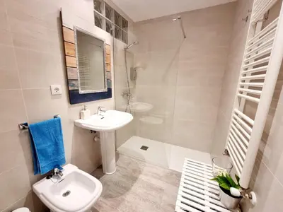 Un baño de Palamós Apartament Superior Garoina