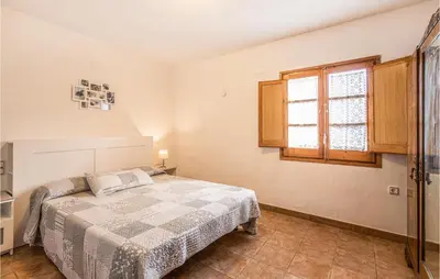Cama o camas de una habitación en 4 Bedroom Nice Home In Riells I Viabrea