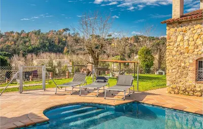 Piscina en o cerca de 4 Bedroom Nice Home In Riells I Viabrea