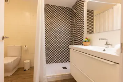 Un baño de Bravissimo Cort Reial Entresol B