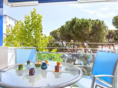 Un balcón o terraza de Holiday Home Crystal by Interhome