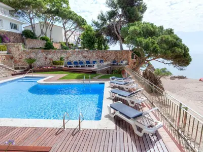 Piscina en o cerca de Holiday Home Crystal by Interhome