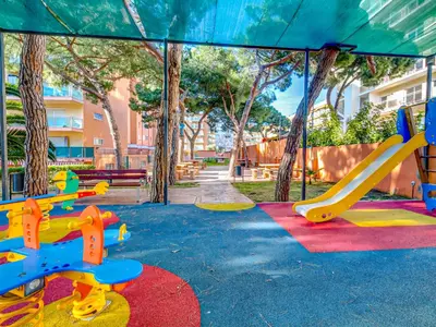 Zona de juegos infantil en Vivalidays Luis